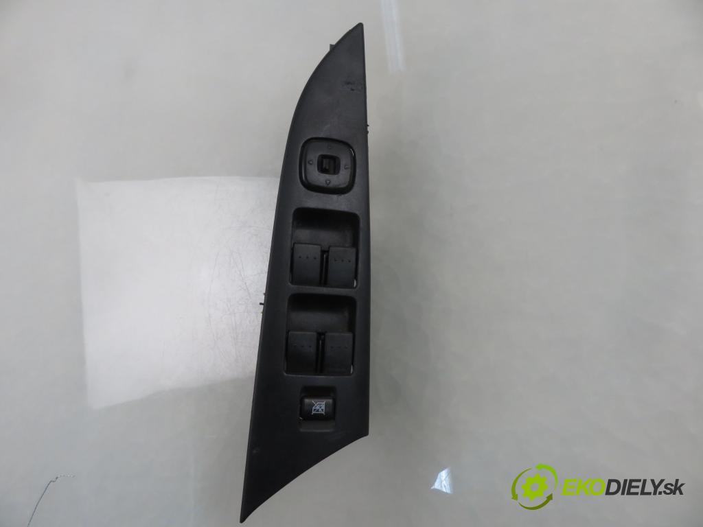 MAZDA 3 (BK) HB 2006 80,00 1.6 DI Turbo 109 - Y601 (PSA) 1560,00 Panel ovládaní oken 03123000BP4L