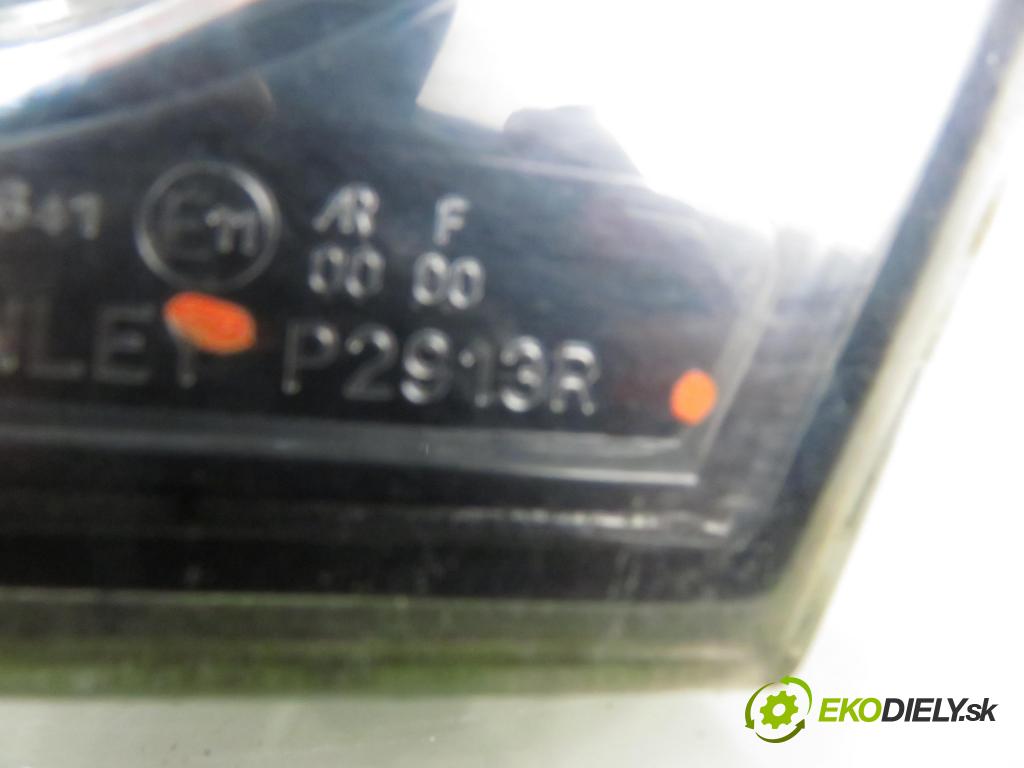 MAZDA 3 (BK) HB 2006 80,00 1.6 DI Turbo 109 - Y601 (PSA) 1560,00 Svetlo pravé zadné kufor P2913R