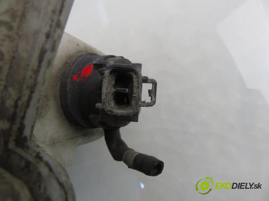 MAZDA 3 (BK) HB 2006 80,00 1.6 DI Turbo 109 - Y601 (PSA) 1560,00 nádržka ostřikovačů 860142721 (Klika dveří ostatní)