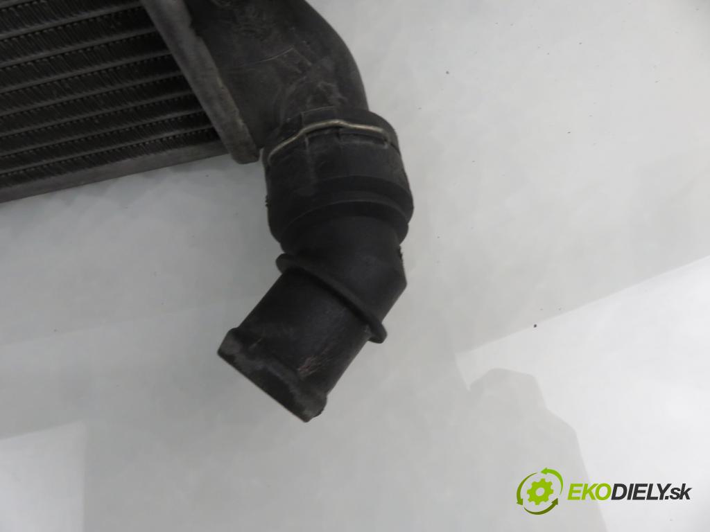 AUDI A3 (8L1) HB 2002 132,00 1.8 T 180 - AUQ 1781,00 chladič vody 1J0121253AD