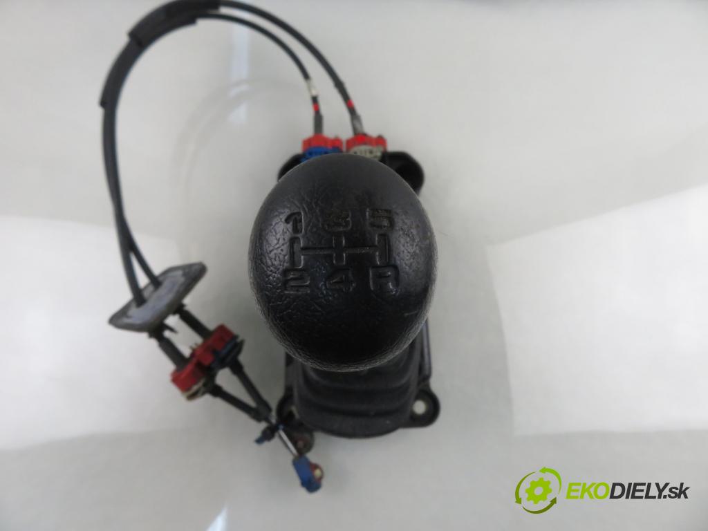 OPEL AGILA (A) (H00) HB 2004 44,00 1 - Z 10 XEP 998,00 ZVEDÁK: 9206741