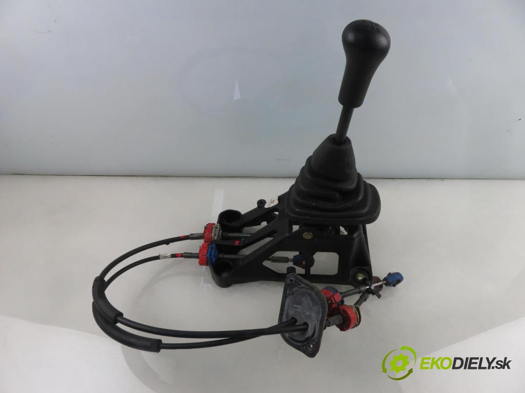 OPEL AGILA (A) (H00) HB 2004 44,00 1 - Z 10 XEP 998,00 ZVEDÁK: 9206741