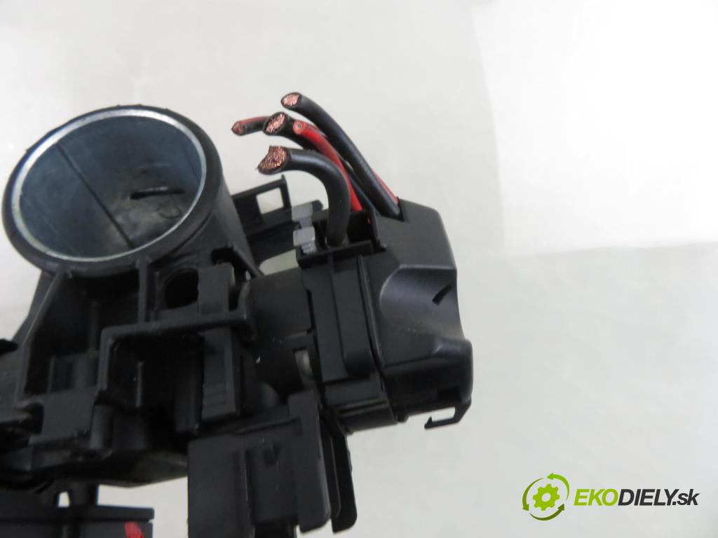 OPEL ASTRA G Kombi (T98) KOMBI 2001 55,00 1.7 DTI 16V - Y 17 DT 1686,00 spinačka 90589313 ; 90589389 ; 24445098 (Spínacia skrinka)