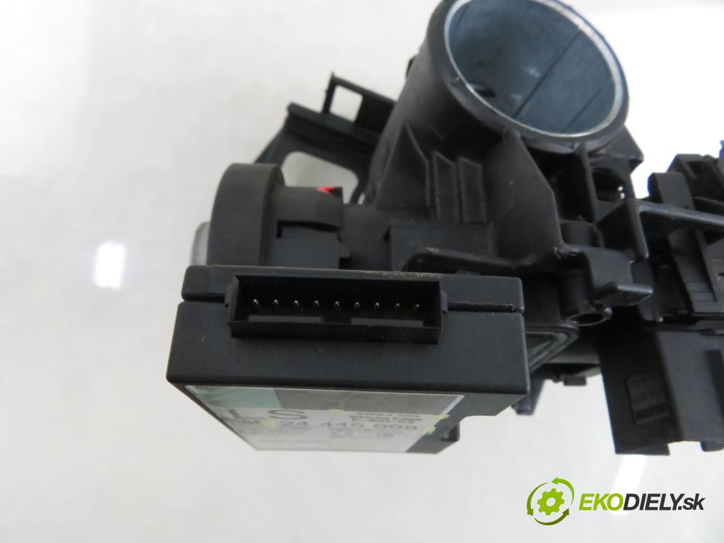 OPEL ASTRA G Kombi (T98) KOMBI 2001 55,00 1.7 DTI 16V - Y 17 DT 1686,00 spinačka 90589313 ; 90589389 ; 24445098 (Spínacia skrinka)