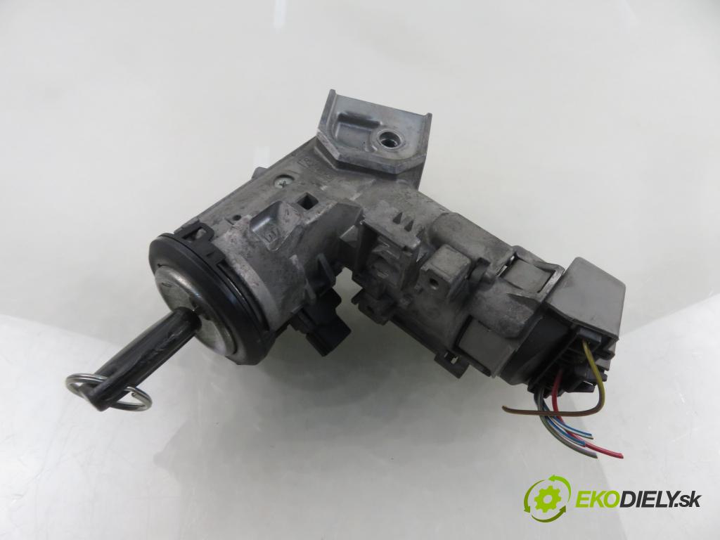 FORD FIESTA VI (CB1,CCN) HB 2009 44,00 1.25 - STJA 1242,00 spinačka 8V513F880DA ; 8A6T15607AB (Spínacia skrinka)