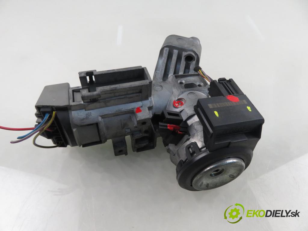 FORD FIESTA VI (CB1,CCN) HB 2009 44,00 1.25 - STJA 1242,00 spinačka 8V513F880DA ; 8A6T15607AB (Spínacia skrinka)