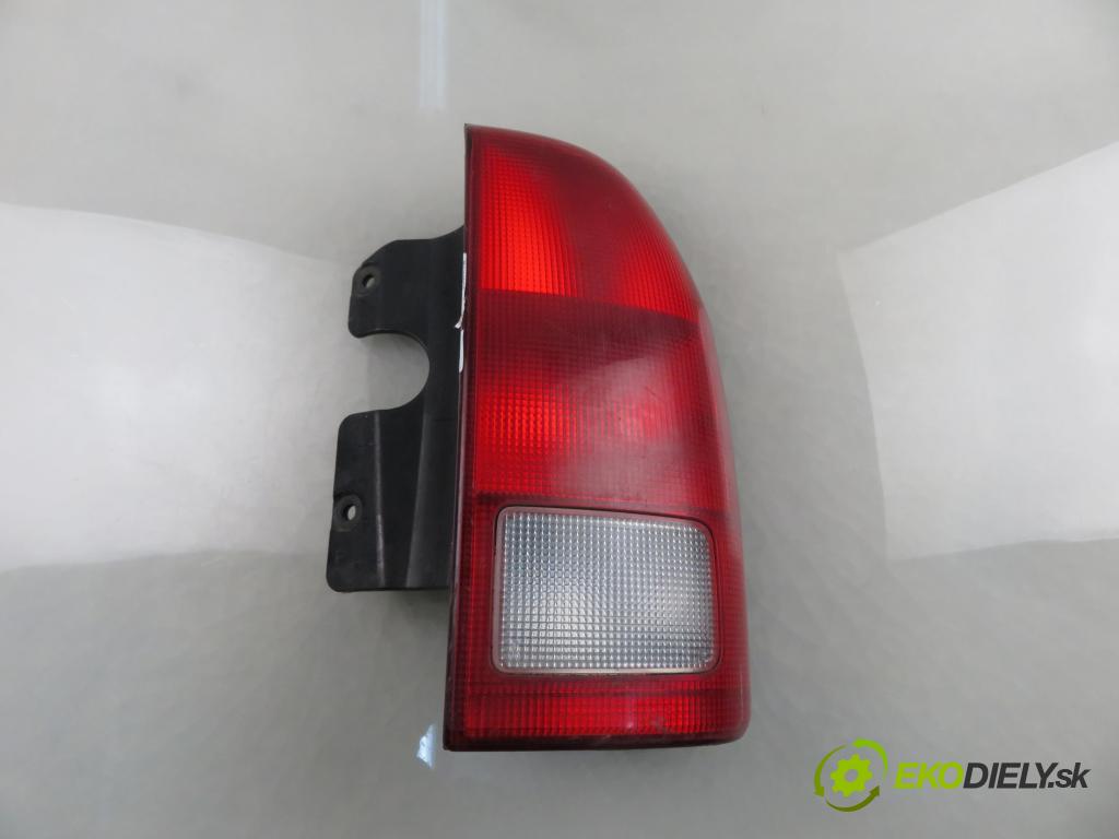 SUZUKI GRAND VITARA I (FT, HT) TERENOWY 2000 94,00 2.0 4x4 128 - J20A 1995,00 světlo pravé zadní 13232080