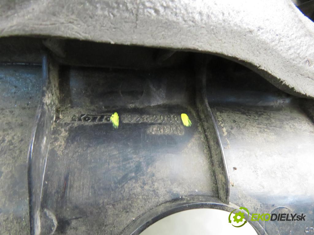 SUZUKI GRAND VITARA I (FT, HT) TERENOWY 2000 94,00 2.0 4x4 128 - J20A 1995,00 světlo pravé zadní 13232080