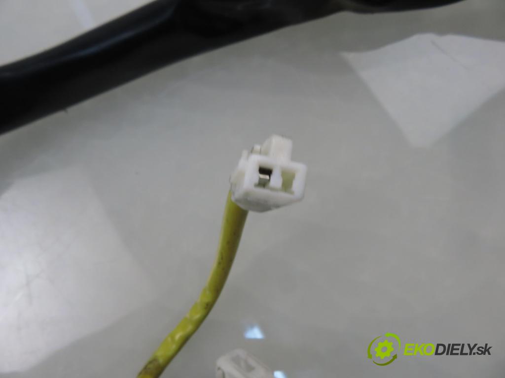 SUZUKI GRAND VITARA I (FT, HT) TERENOWY 2000 94,00 2.0 4x4 128 - J20A 1995,00 spinačka SLS9 (Spínacia skrinka)