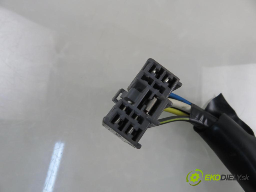 SUZUKI GRAND VITARA I (FT, HT) TERENOWY 2000 94,00 2.0 4x4 128 - J20A 1995,00 spinačka SLS9 (Spínacia skrinka)