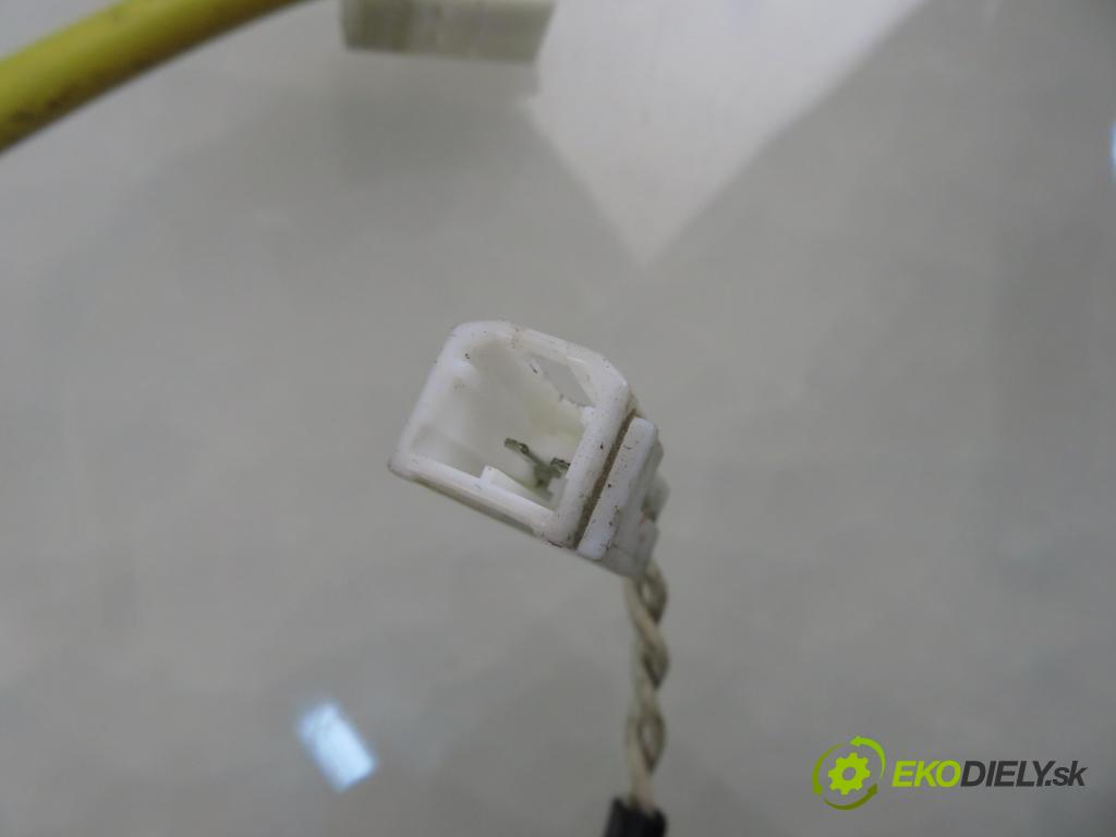 SUZUKI GRAND VITARA I (FT, HT) TERENOWY 2000 94,00 2.0 4x4 128 - J20A 1995,00 spinačka SLS9 (Spínacia skrinka)