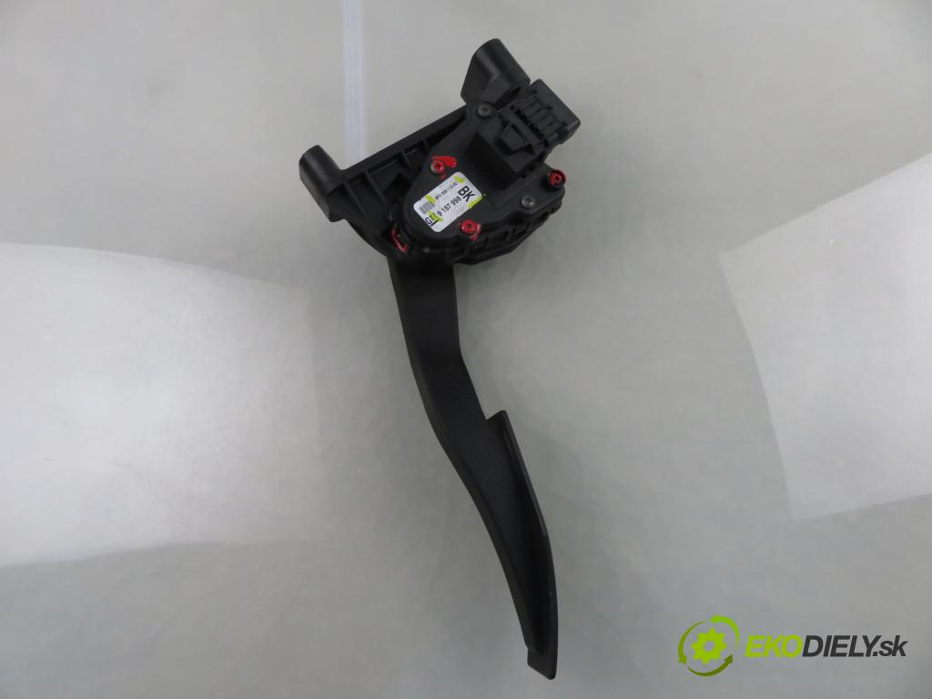OPEL ASTRA H (A04) HB 2007 66,00 1.3 CDTI 90 - Z 13 DTH 1248,00 Potenciometer plynu 9157998BK ; 6PV00811200 (Potenciometer plynového pedálu)