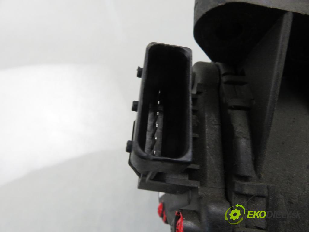 OPEL ASTRA H (A04) HB 2007 66,00 1.3 CDTI 90 - Z 13 DTH 1248,00 Potenciometer plynu 9157998BK ; 6PV00811200 (Potenciometer plynového pedálu)