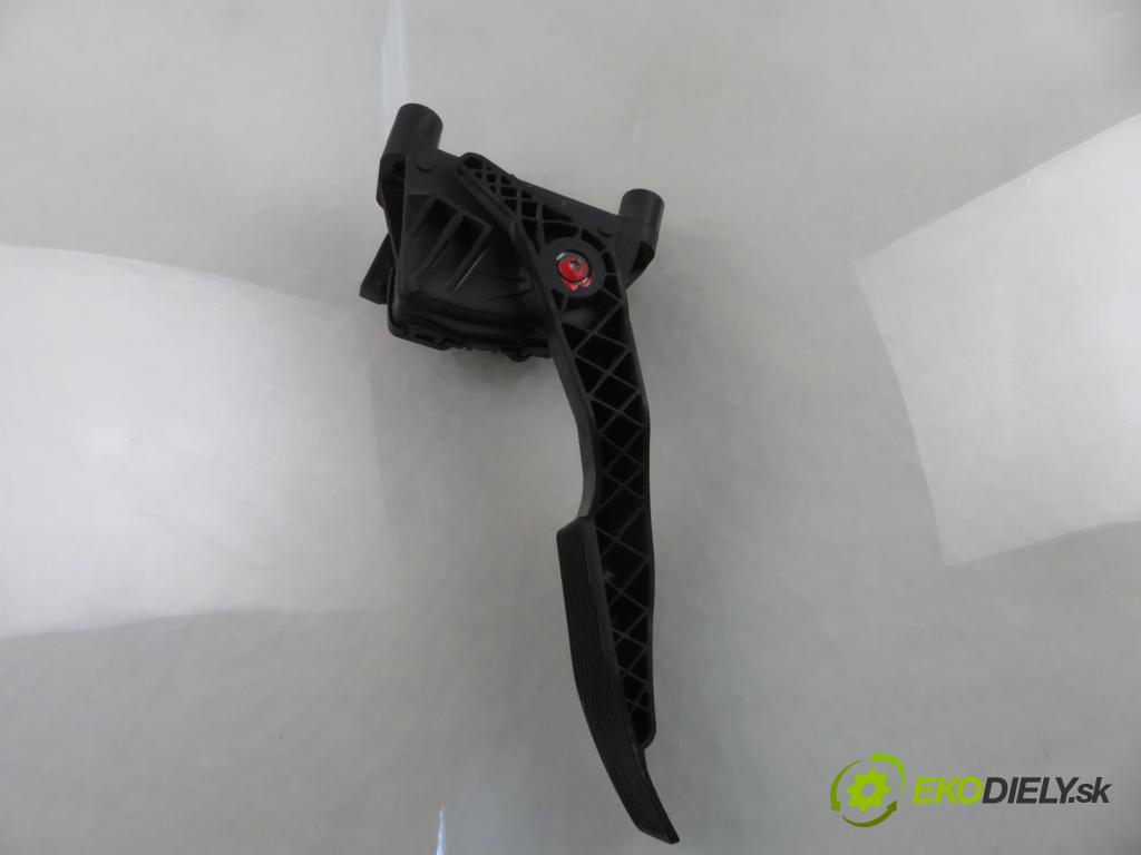 OPEL ASTRA G Kombi (T98) KOMBI 2001 55,00 1.7 DTI 16V - Y 17 DT 1686,00 Potenciometer plynu 9157998BK ; 6PV00811200 (Potenciometer plynového pedálu)