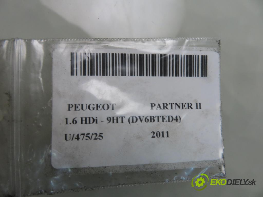 PEUGEOT PARTNER Skrzynia FURGON 2011 55,00 1.6 HDi - 9HT (DV6BTED4) 1560,00 světlo pravé zadní 9680607880