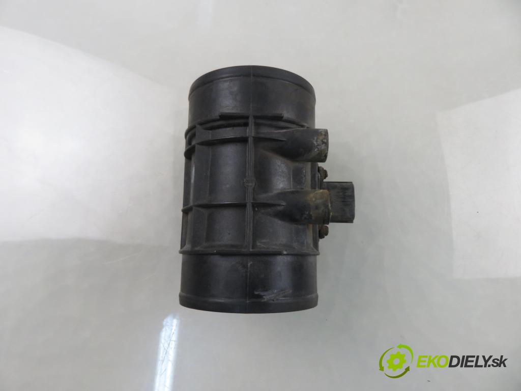 SUZUKI GRAND VITARA I (FT, HT) TERENOWY 2000 94,00 2.0 4x4 128 - J20A 1995,00 váha vzduchu vzduchu E5T53171