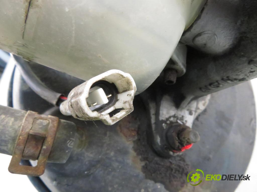 SUZUKI GRAND VITARA I (FT, HT) TERENOWY 2000 94,00 2.0 4x4 128 - J20A 1995,00 posilovač 446103141 (Servočerpadlo)