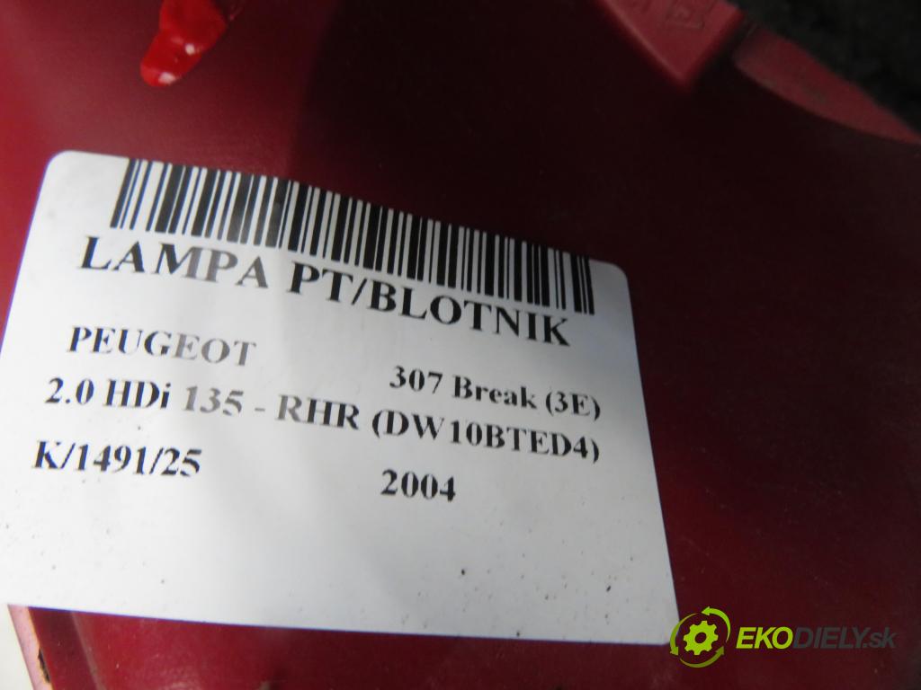 PEUGEOT 307 Break (3E) KOMBI 2004 0,00 2.0 HDi 135 - RHR (DW10BTED4) 1997,00 světlo pravé zadní 89026938