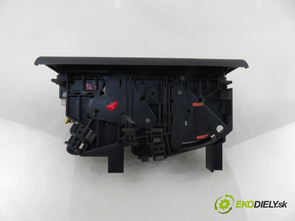 VW POLO (6N1) HB 1998 40,00 1.4 55 1390,00 Panel topení 1H0819045C ; 1H0820045C