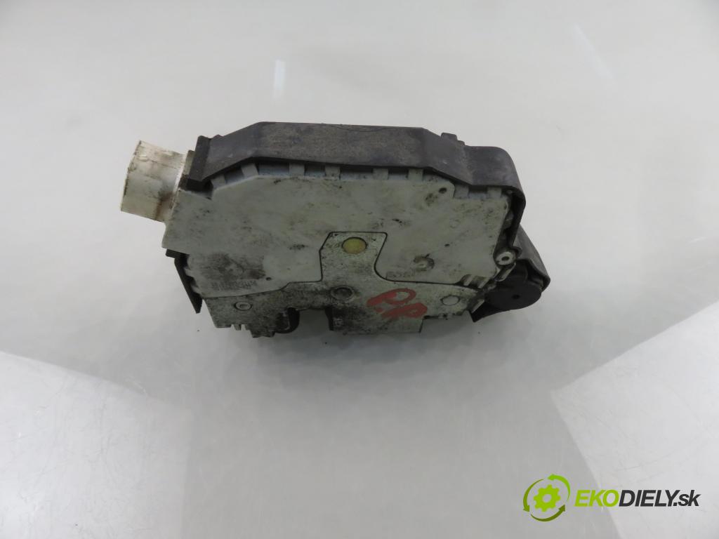 LAND ROVER FREELANDER (L314) SUV 2000 88,00 1.8 i 16V 4x4 - 18 K4F 1796,00 zámok PPE