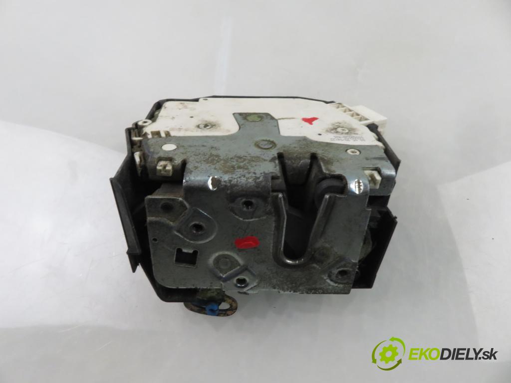 LAND ROVER FREELANDER (L314) SUV 2000 88,00 1.8 i 16V 4x4 - 18 K4F 1796,00 zámok 