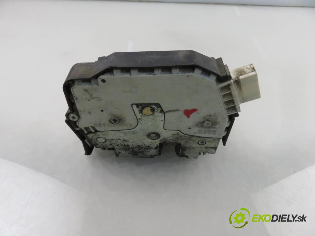 LAND ROVER FREELANDER (L314) SUV 2000 88,00 1.8 i 16V 4x4 - 18 K4F 1796,00 zámok
