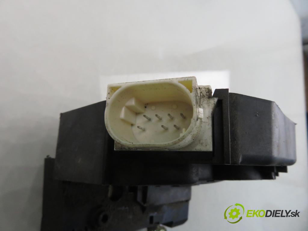 LAND ROVER FREELANDER (L314) SUV 2000 88,00 1.8 i 16V 4x4 - 18 K4F 1796,00 zámok