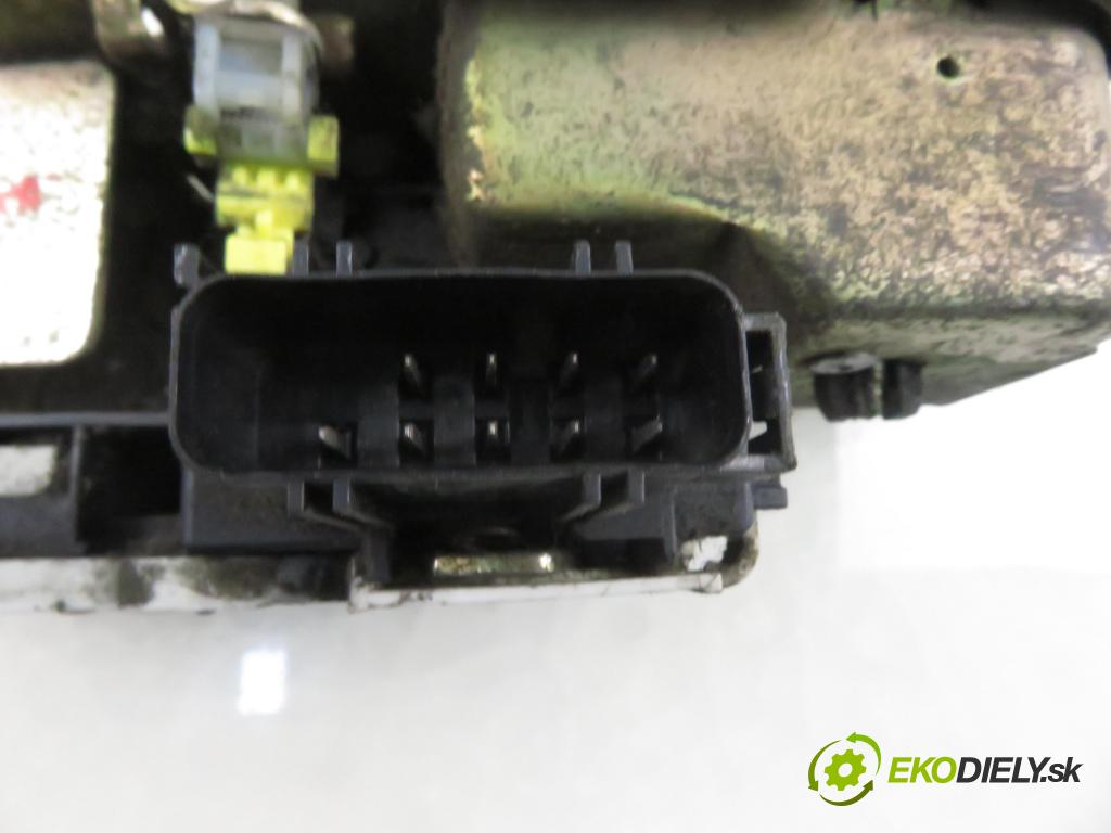 FORD TRANSIT Furgon (FA_ _) BUS 2005 63,00 2.0 DI 86 - F3FA 1998,00 zámok YC1AV21813BL
