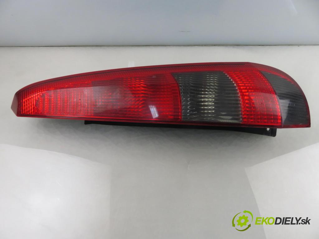 FORD FIESTA V (JH_, JD_) HB 2003 55,00 1.25 16V - FUJB 1242,00 Svetlo pravé zadné 20010748