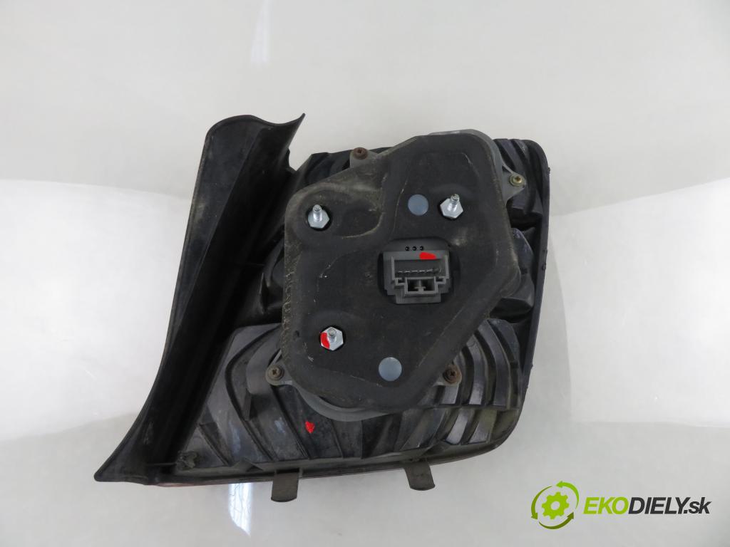 FIAT STILO (192_) HB 2002 59,00 1.2 16V 80 - 188 A5.000 1242,00 Svetlo ľavé zadné 46758988 ; 46758988SX