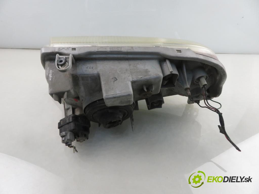 SUZUKI GRAND VITARA I (FT, HT) TERENOWY 2000 94,00 2.0 4x4 128 - J20A 1995,00 Svetlo PP 10032078