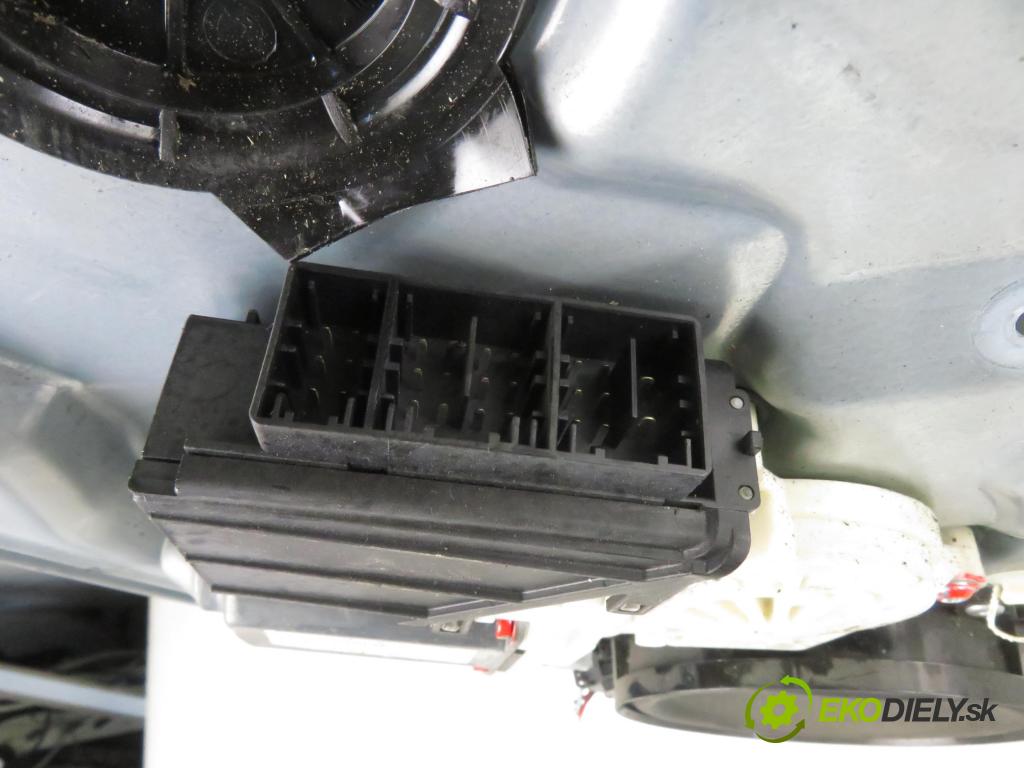 SEAT IBIZA III (6L1) HB 2003 74,00 1.9 TDI - ATD 1896,00 Mechanizmus okien 6Q2959801A