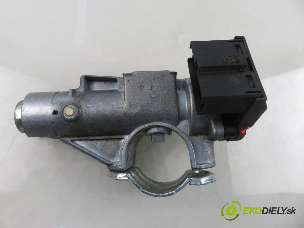 LAND ROVER FREELANDER (L314) SUV 2000 88,00 1.8 i 16V 4x4 - 18 K4F 1796,00 spinačka YXB100350 ; C00391 (Spínacia skrinka)