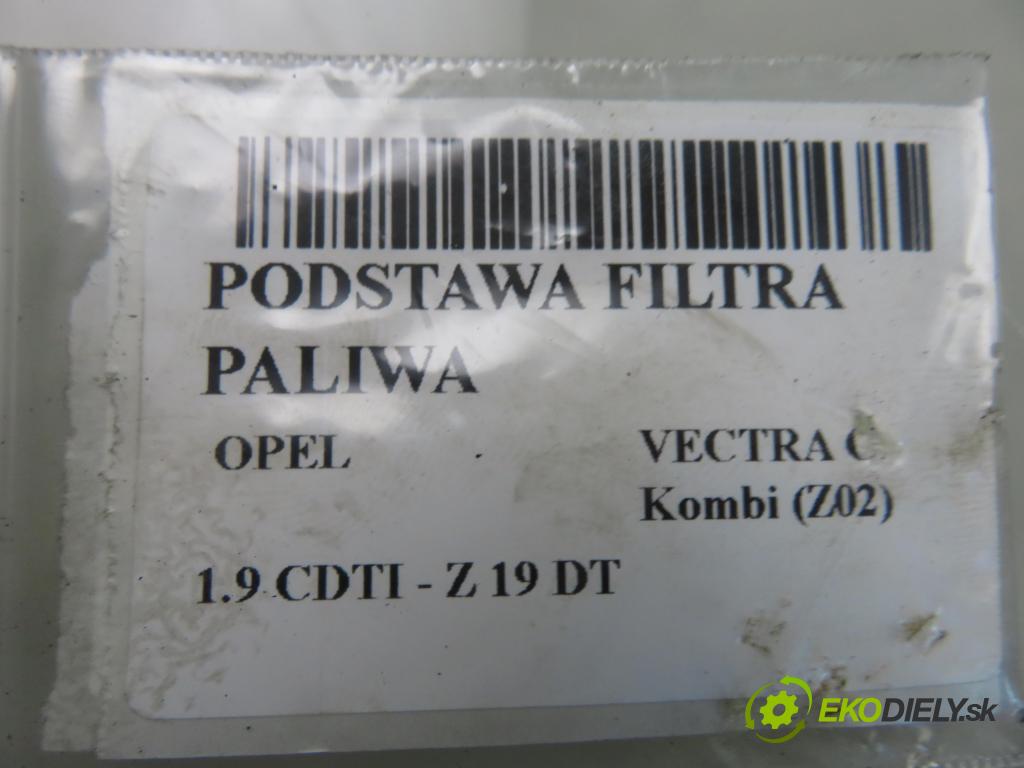 OPEL VECTRA C Kombi (Z02) KOMBI 2005 88,00 1.9 CDTI - Z 19 DT 1910,00 Obal filtra paliva 13122587 ; 675512020