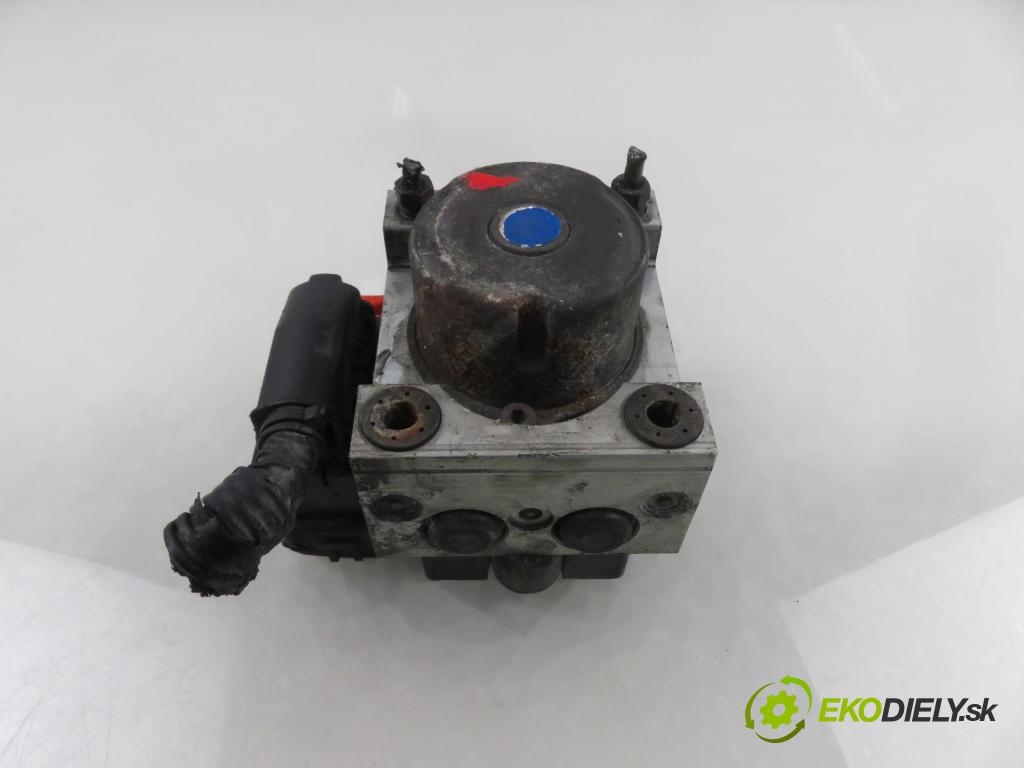 HONDA JAZZ II (GD_, GE3, GE2) HB 2004 61,00 1.3 (GD1) - L13A1 1339,00 Pumpa ABS 044001396 ; SAAJ5 (Pumpa ABS)