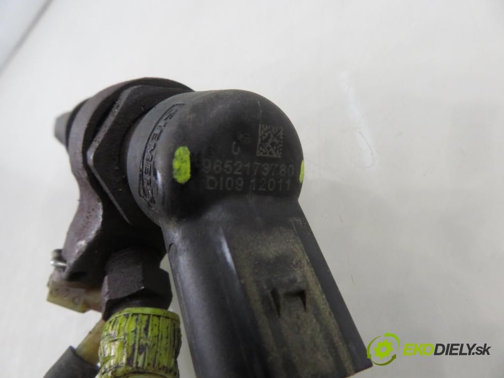 CITROEN BERLINGO / BERLINGO FIRST nadwozie wielkoprzestrzenne (MPV) KOMBIVAN 2005 66,00 2.0 HDI 90 1997,00 vstrekovač 9652173780 (Vstrekovač paliva)