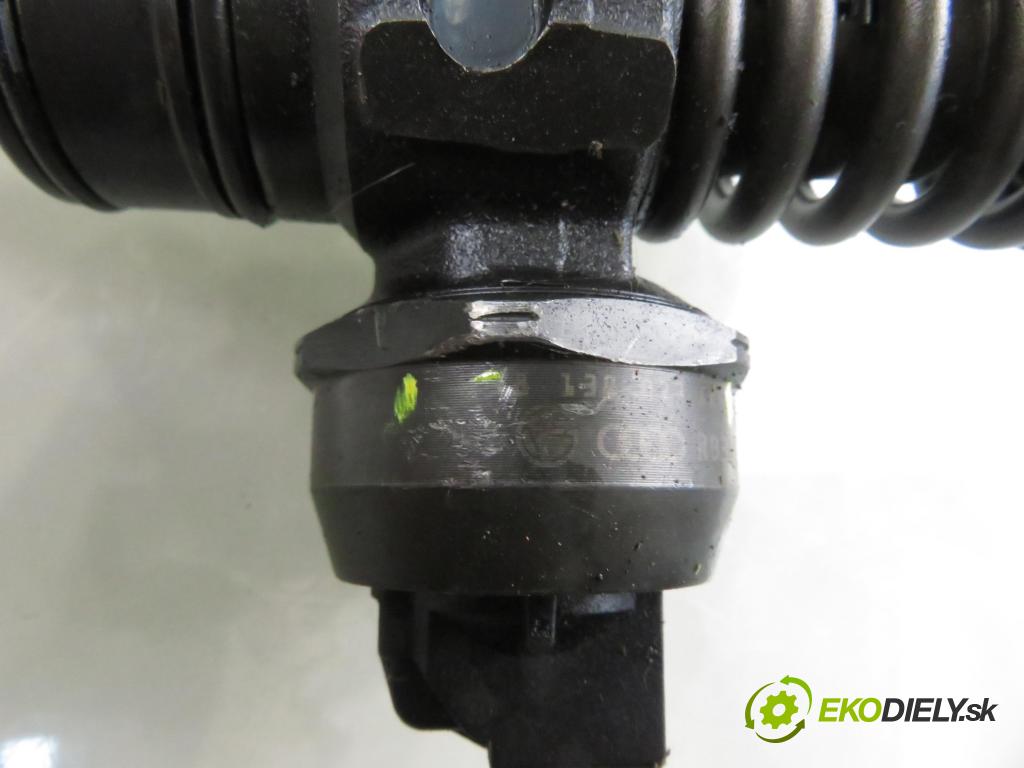 VW SHARAN (7M8, 7M9, 7M6) MINIVAN 2002 85,00 1.9 TDI PD 115 4motion - AUY 1896,00 Vstrekovač 038130073AK (Vstrekovač paliva)