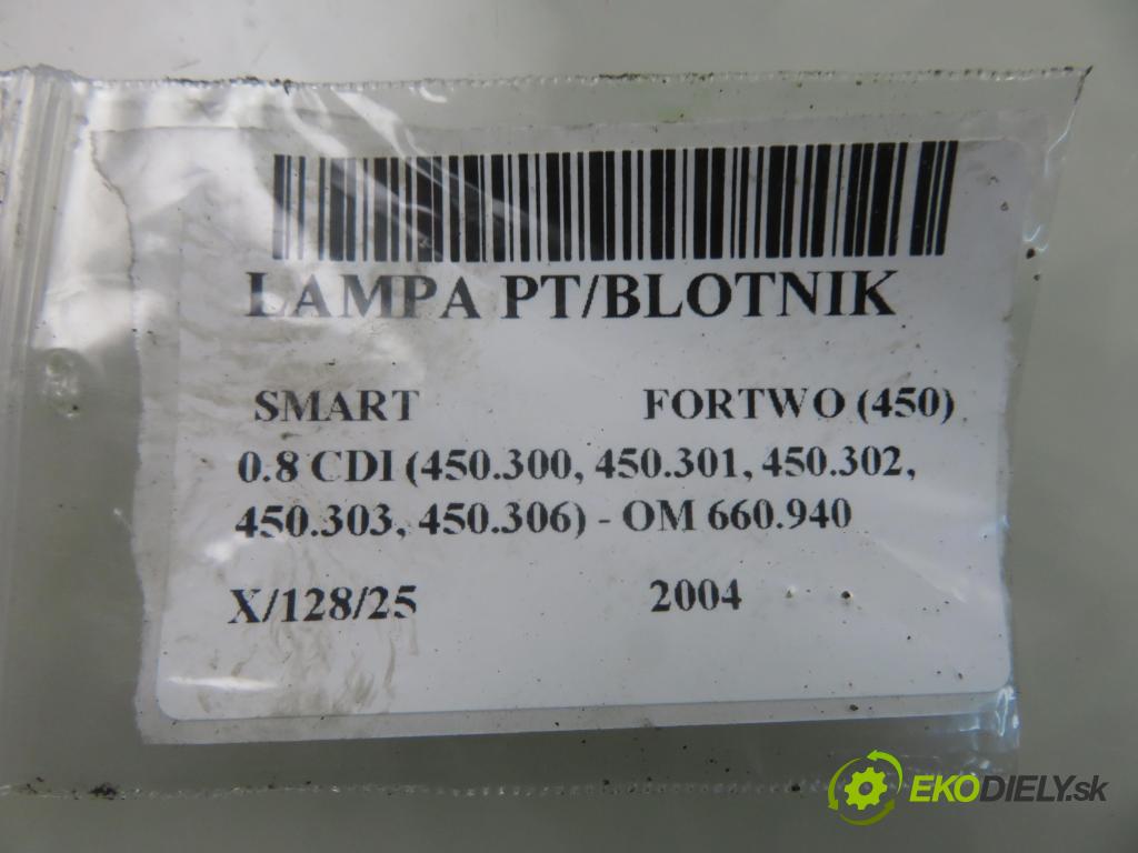 SMART FORTWO Coupe (450) HB 2004 30,00 0.8 CDI (450.300, 450.301, 450.302, 450.303, 450.3 799,00 Svetlo pravé zadné 0011645
