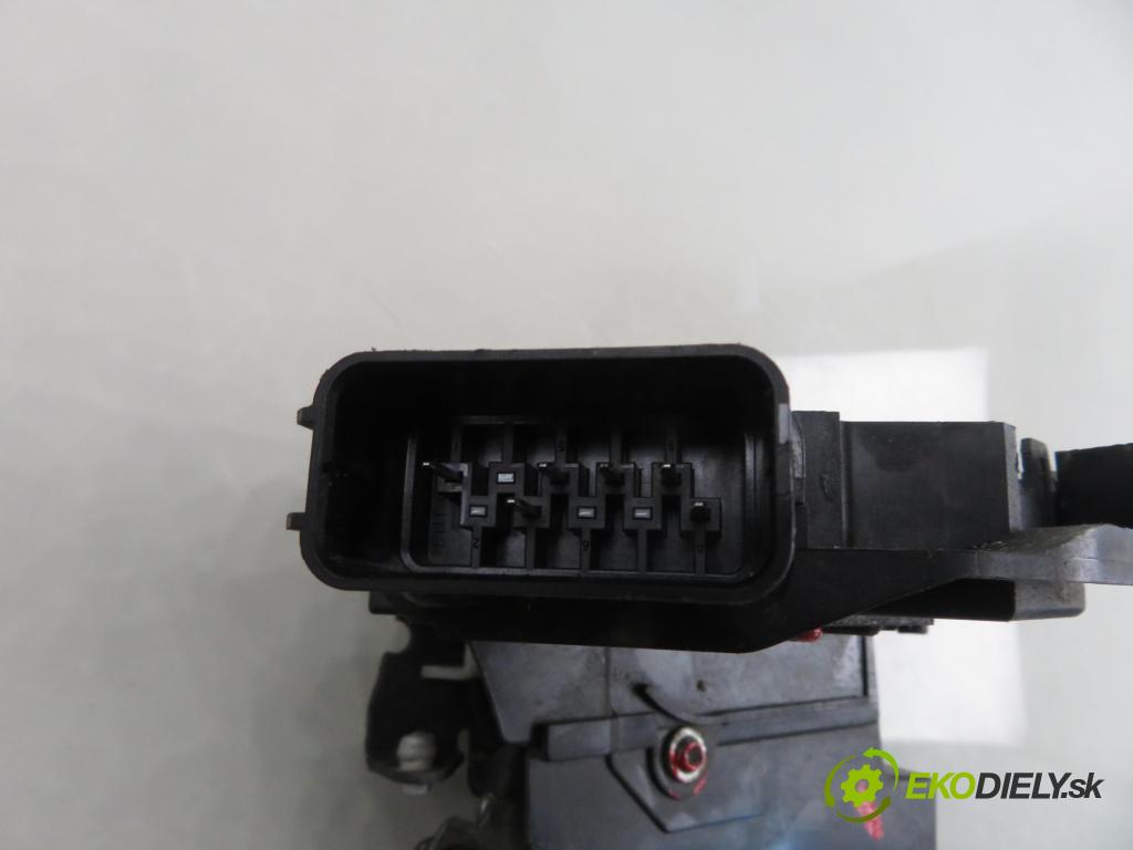 FORD FOCUS II (DA_, HCP) HB 2009 85,00 1.8 TDCi 115 - KKDA 1753,00 zámok 3M5AR21813ET