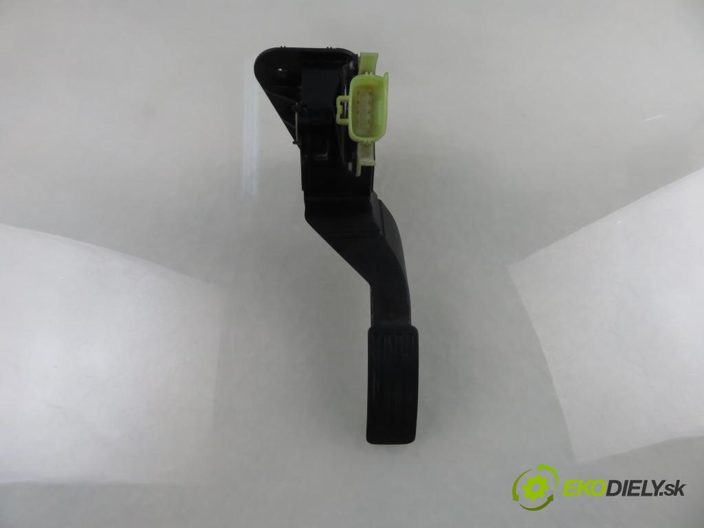 FORD TRANSIT Furgon (FA_ _) BUS 2005 63,00 2.0 DI 86 - F3FA 1998,00 potenciometr plynového pedálu 1C119F836AD (Potenciometr plynového pedálu)