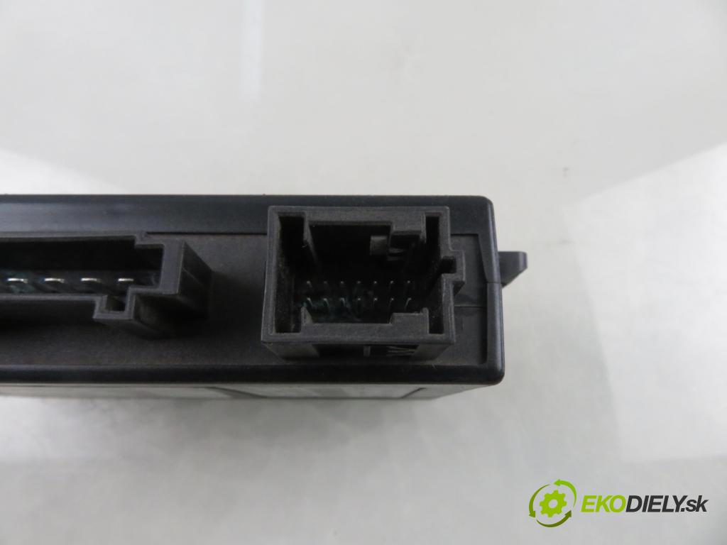 VW CADDY III Furgon (2KA, 2KH, 2CA, 2CH) FURGON 2007 77,00 1.9 TDI - BLS 1896,00 Riadiaca jednotka ťažného oka 8E0907383C