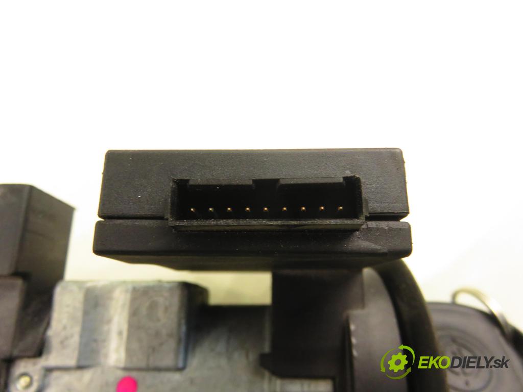 OPEL CORSA B (S93) HB 1999 44,00 1.4 i - X 14 SZ 1389,00 spinačka 26034041 ; 26034040 (Spínacia skrinka)