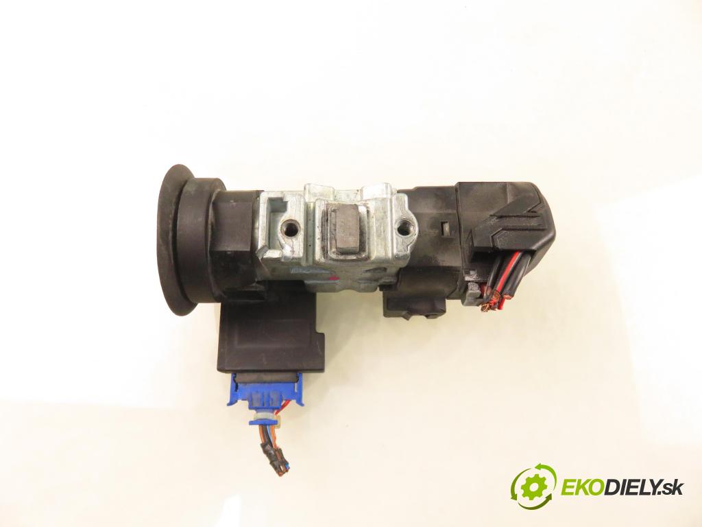 OPEL CORSA B (S93) HB 1999 44,00 1.4 i - X 14 SZ 1389,00 spinačka 26034041 ; 26034040 (Spínacia skrinka)