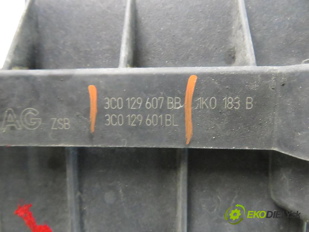 VW CADDY III Furgon (2KA, 2KH, 2CA, 2CH) FURGON 2007 77,00 1.9 TDI - BLS 1896,00 Obal filtra vzduchu 3C0129607BB ; 3C0129601BL (Obal vzduchového filtra)