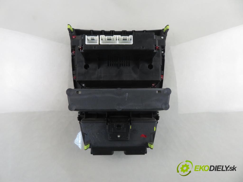 TOYOTA COROLLA (_E12_) HB 2005 85,00 2.0 D-4D 116 (CDE120R_, CDE120L_) - 1CD-FTV 1995,00 Panel topení KLIMATRONIK 8865012A11 ; 1776001560 ; 554111A240