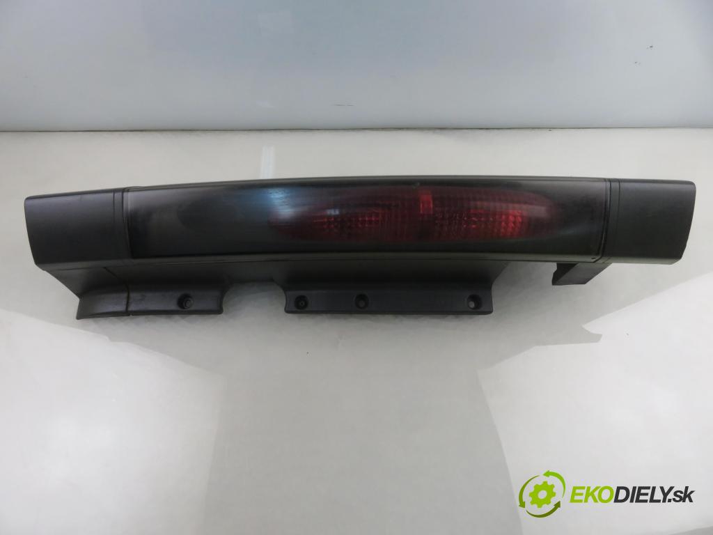 OPEL VIVARO A Skrzynia (X83) FURGON 2003 60,00 1.9 DI 80 - F9Q 762 1870,00 Svetlo pravé zadné