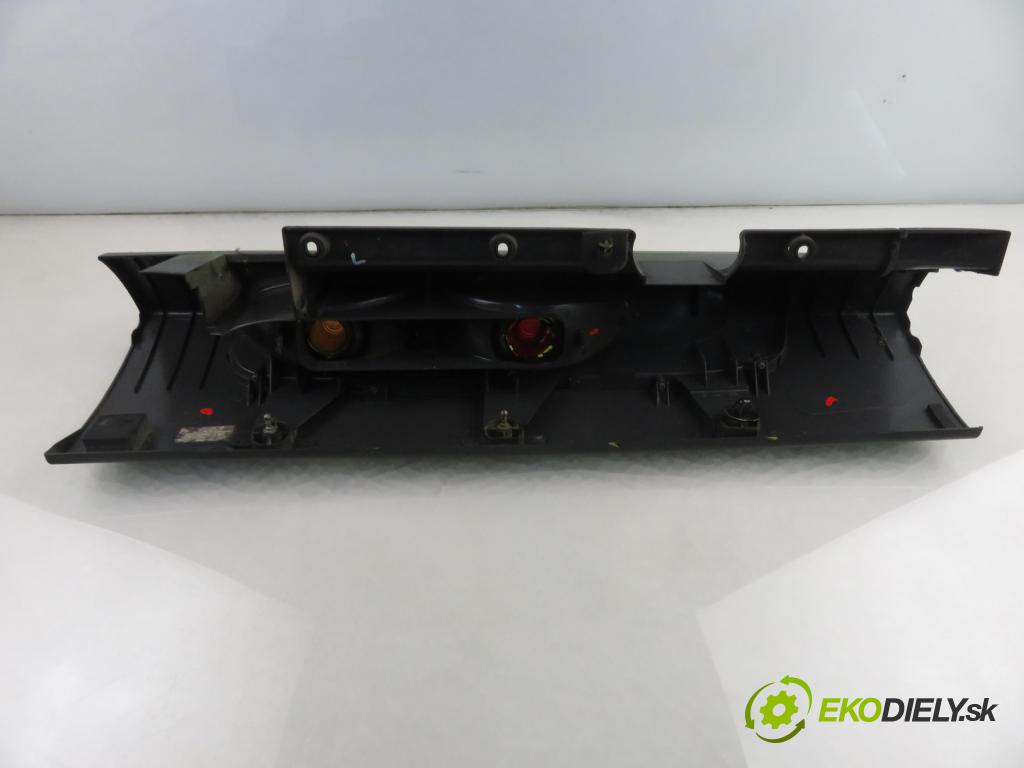 OPEL VIVARO A Skrzynia (X83) FURGON 2003 60,00 1.9 DI 80 - F9Q 762 1870,00 Svetlo ľavé zadné
