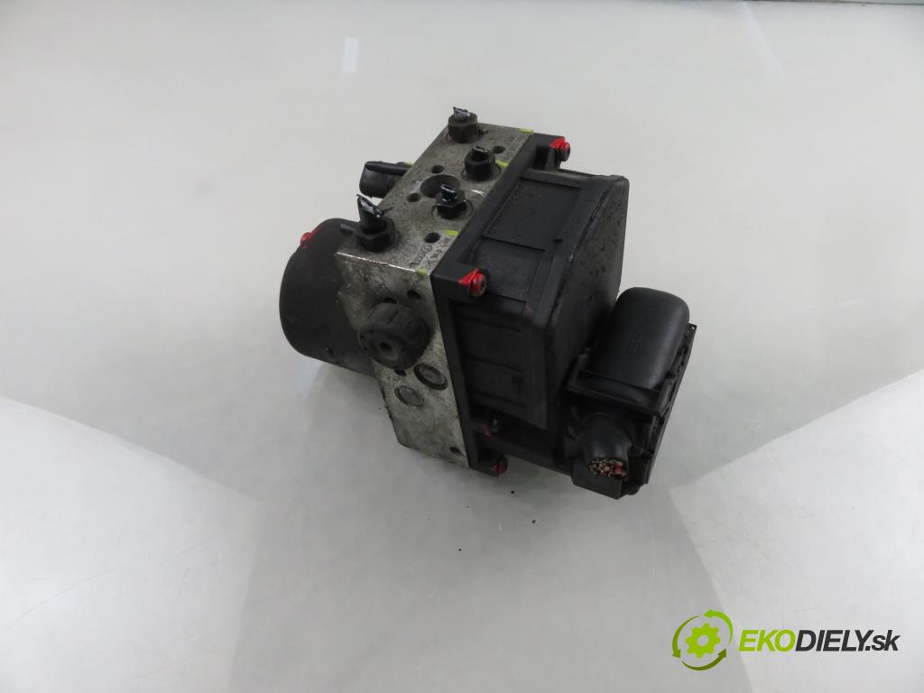 AUDI A4 (8E2, B6) SEDAN 2001 96,00 1.9 TDI PD 130 - AWX 1896,00 Pumpa ABS 0265950011 ; 0265225048 ; 8E0614517 (Pumpa ABS)