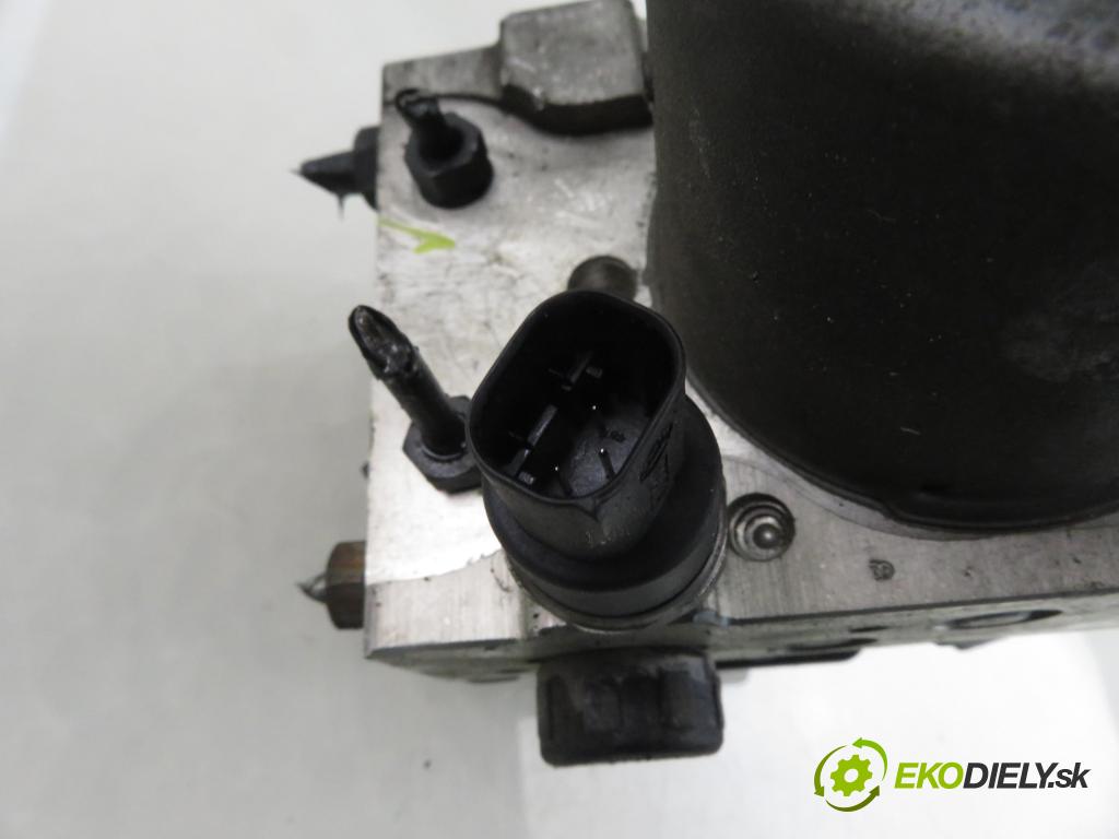 AUDI A4 (8E2, B6) SEDAN 2001 96,00 1.9 TDI PD 130 - AWX 1896,00 Pumpa ABS 0265950011 ; 0265225048 ; 8E0614517 (Pumpa ABS)