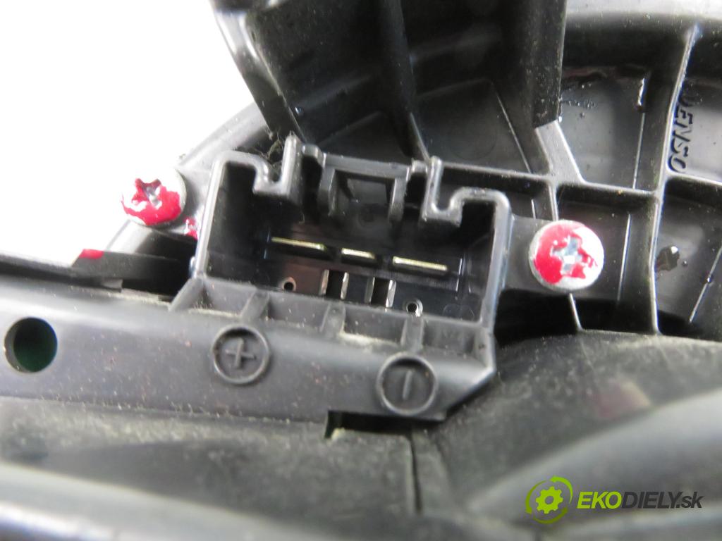 TOYOTA RAV 4 III (_A3_) SUV 2007 130,00 2.2 D 4WD 177 - 2AD-FHV 2231,00 Ventilátor vetráku 2727008044
